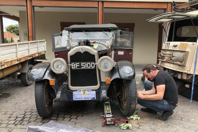 Thomas gives the 1925 Buick Standard Six some love